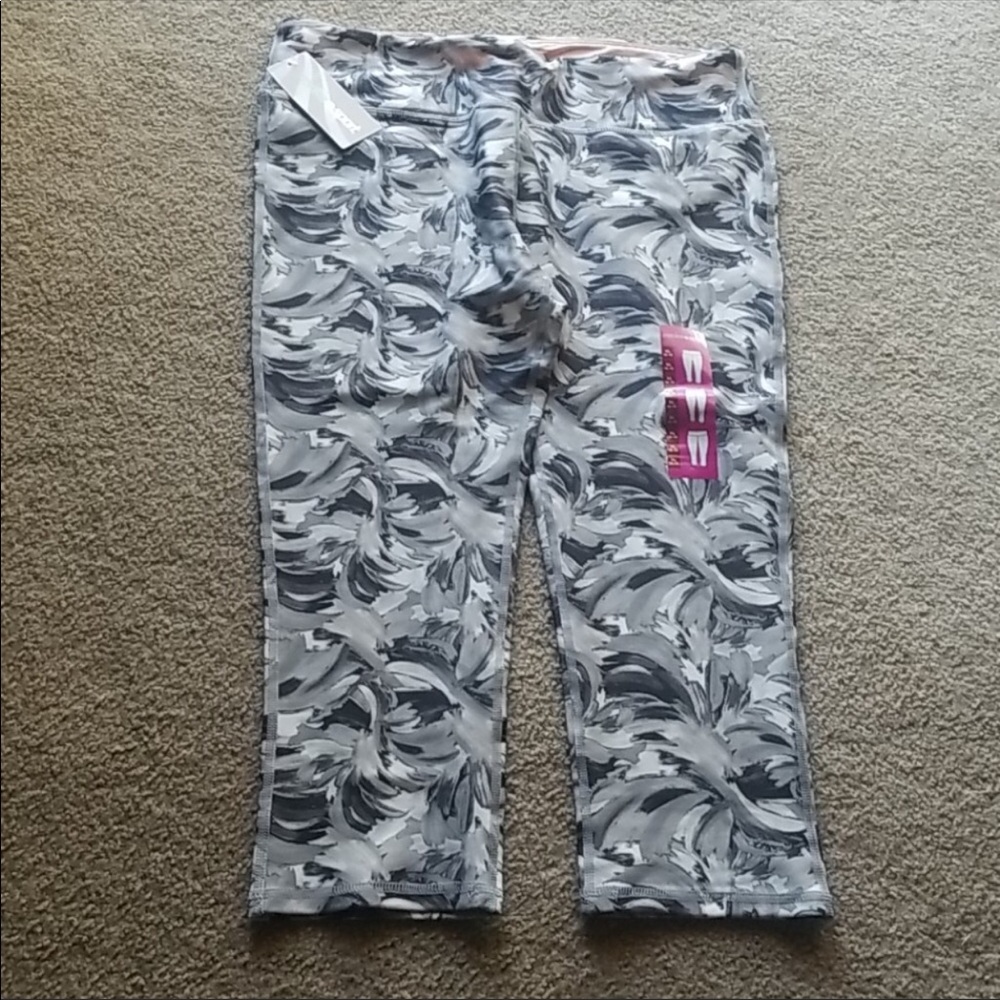 Marika Activewear Capris Sport Loggings